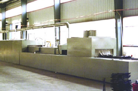 Kontrol suhu presisi tinggi terus menerus Gas Shielded Aluminium Brazing Furnace Peralatan Pabrik