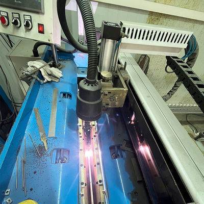 Mesin Laser / Arc Welding Panel Straight Seam Multifunctional yang sangat cerdas dan mutakhir