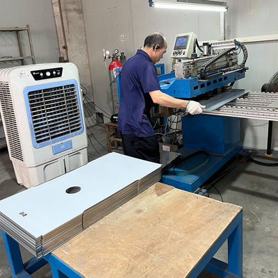 Harga bagus Otomatis efisien dan tepat 304 stainless steel plat logam panel datar mesin pengelasan jahitan lurus on line