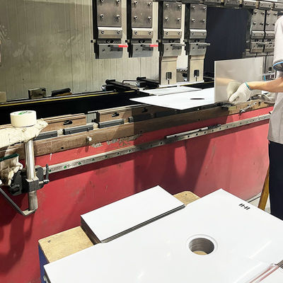 Sistem Kontrol Lanjutan 201 Dan 316L Mesin Pengelompokan CNC Baja Berkualitas Dual-Grade untuk wastafel buatan tangan