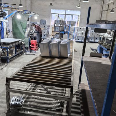 Pabrik manufaktur peralatan lini produksi wastafel multi-fungsi buatan tangan