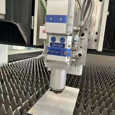 Mesin pemotong logam lembaran laser CNC presisi tinggi 3KW untuk industri furnitur mekanik, aerospace dan elektronik