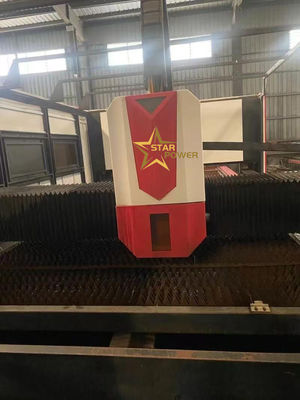 Precision CNC Sheet Metal Laser Cutting Machine untuk dekorasi arsitektur dan aplikasi aerospace dengan peralatan besar