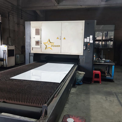Tangki air tangan otomatis bertenaga tinggi yang mengkhususkan diri dalam produksi mesin pemotong laser logam CNC
