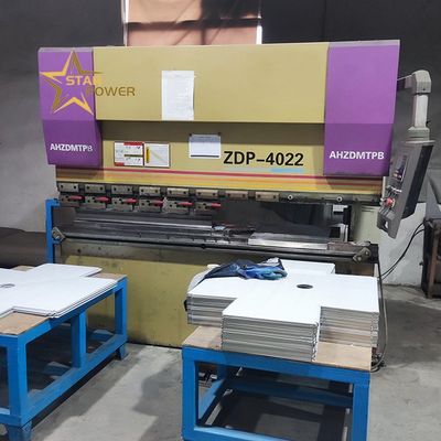Garis produksi mesin lentur otomatis
