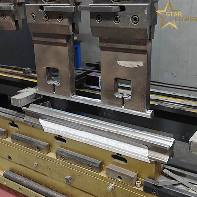 Precision Intelligent Bending Machine Untuk Pengolahan Lembar Logam