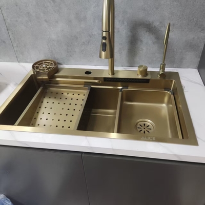 Sink dapur dengan drainboard SUS304 stainless steel berwarna emas
