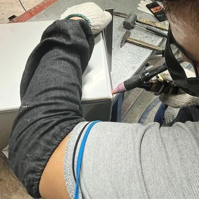 Mesin Las Jahitan Lurus untuk Pembuatan Wastafel Dapur Buatan Tangan